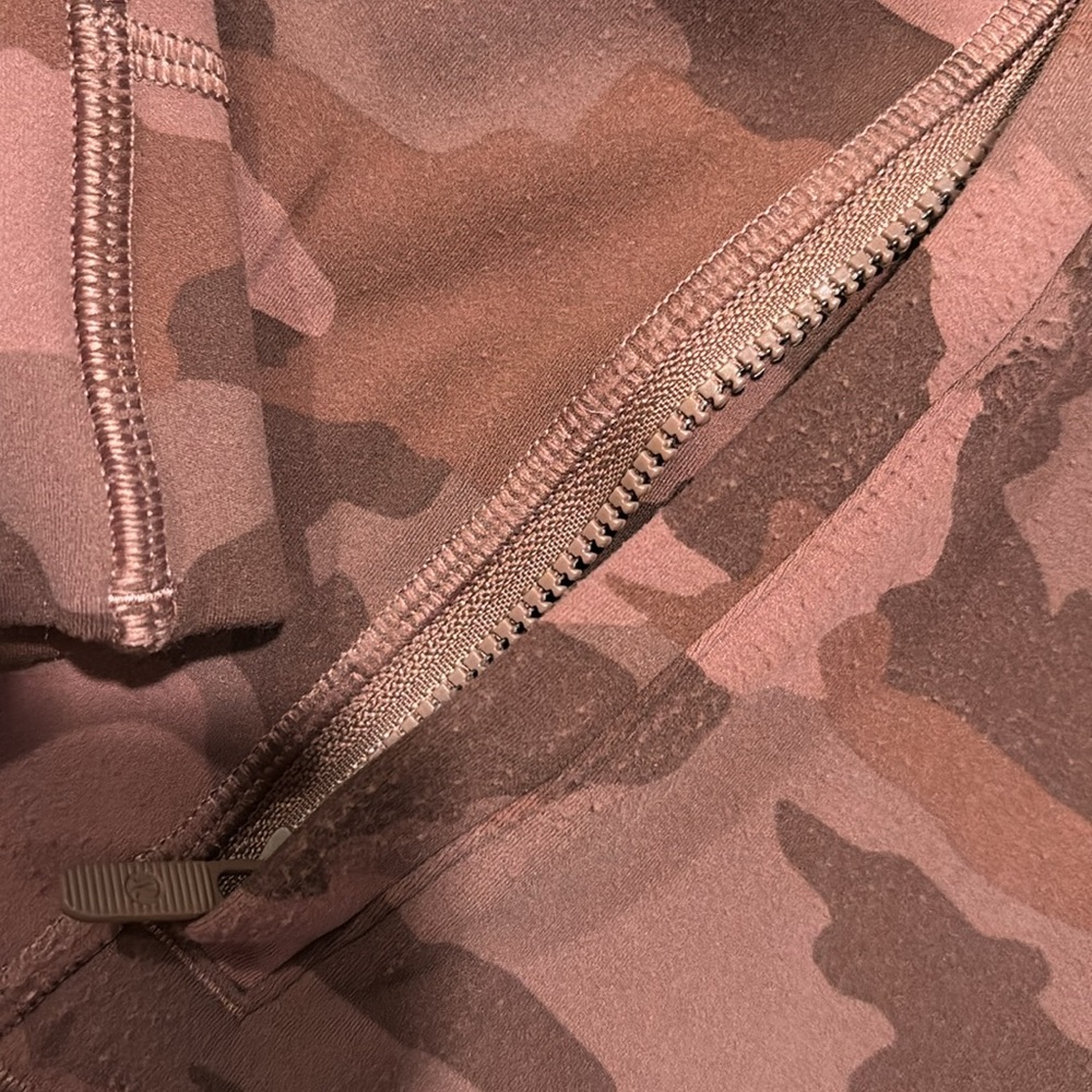 Lululemon camo hooded thumbhole jacket top 10 M/L - Picture 7 of 9